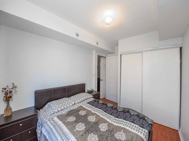 2045 - 3033 Finch Ave W