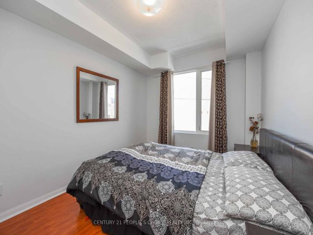 2045 - 3033 Finch Ave W