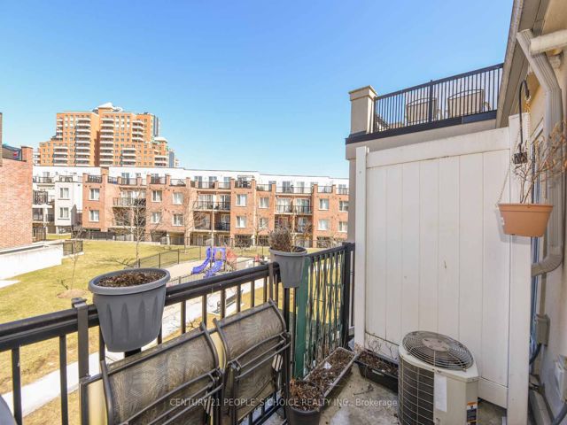 2045 - 3033 Finch Ave W