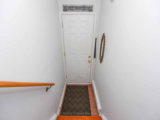 2045 - 3033 Finch Ave W