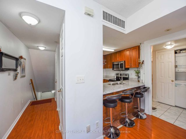 2045 - 3033 Finch Ave W