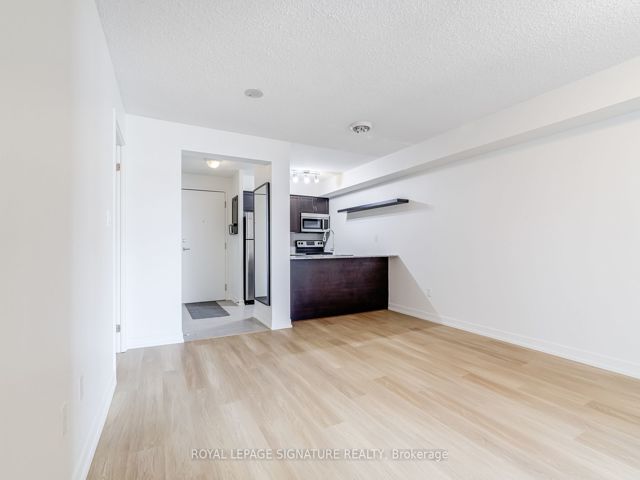 726 - 816 Lansdowne Ave