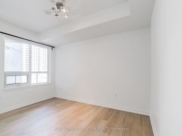 726 - 816 Lansdowne Ave