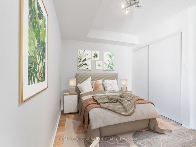 726 - 816 Lansdowne Ave