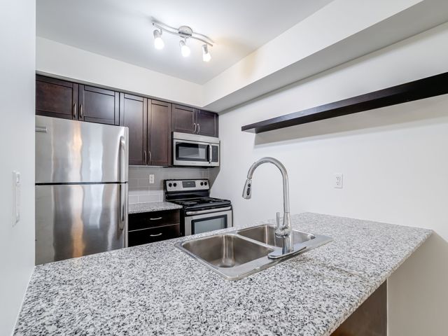 726 - 816 Lansdowne Ave