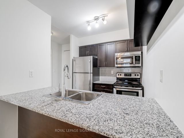 726 - 816 Lansdowne Ave