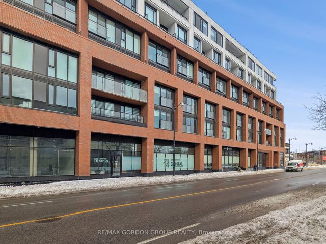 423 - 2720 Dundas St W