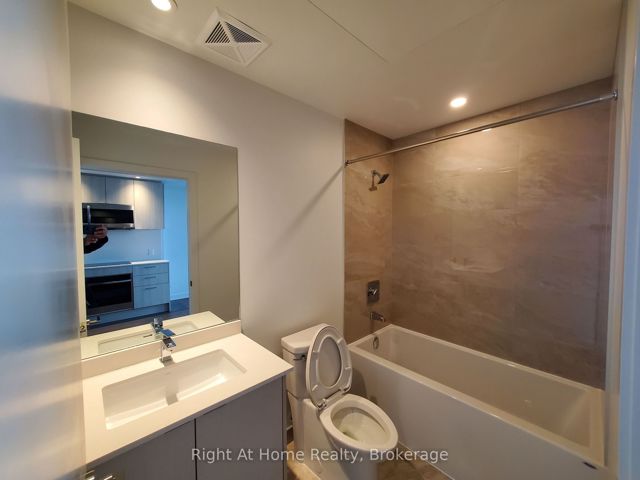 2707 - 1928 Lake Shore Blvd W