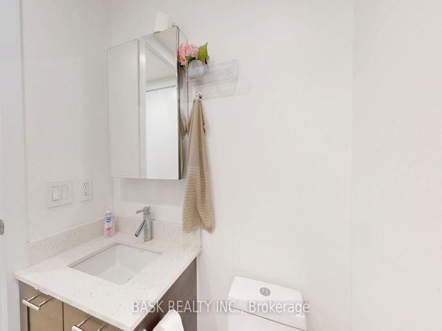 406 - 2220 Lake Shore Blvd W