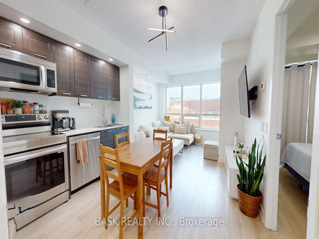 406 - 2220 Lake Shore Blvd W
