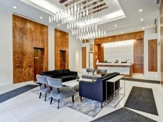 406 - 2220 Lake Shore Blvd W