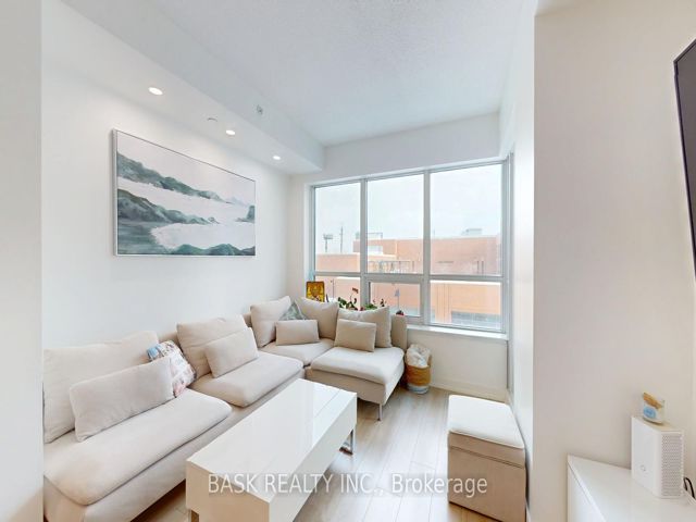 406 - 2220 Lake Shore Blvd W