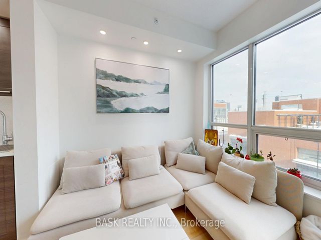 406 - 2220 Lake Shore Blvd W