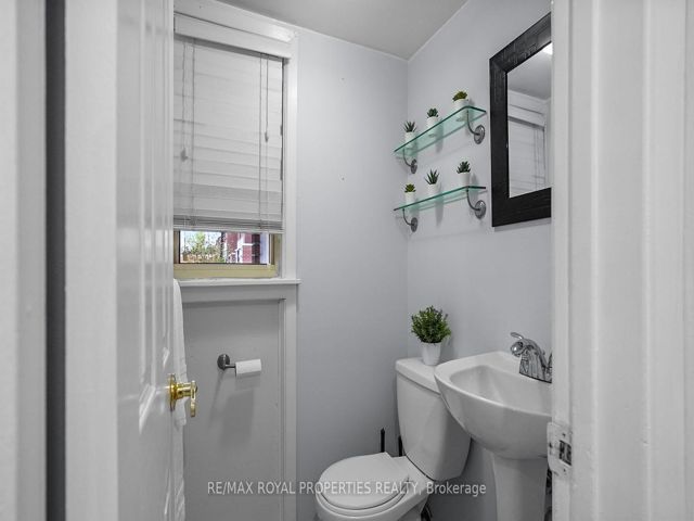 207 - 6442 Finch Ave W