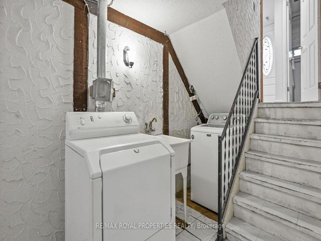 207 - 6442 Finch Ave W