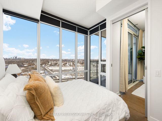 2815 - 90 Park Lawn Rd