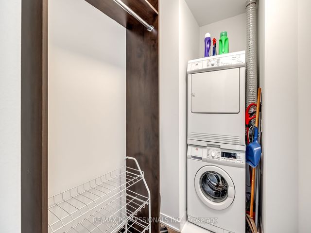 2815 - 90 Park Lawn Rd