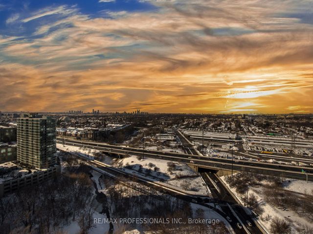 2815 - 90 Park Lawn Rd