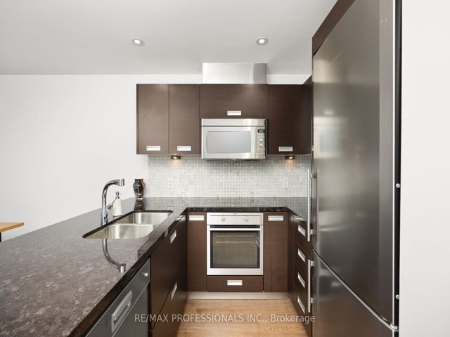 2815 - 90 Park Lawn Rd