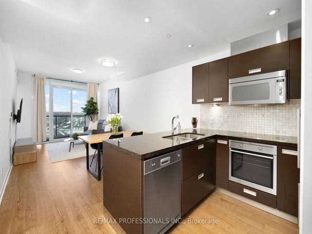 2815 - 90 Park Lawn Rd