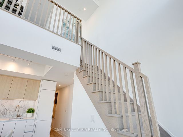 Ph10 - 1100 Sheppard Ave W