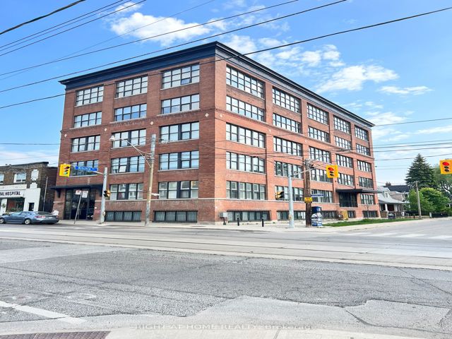 406 - 2154 Dundas St W