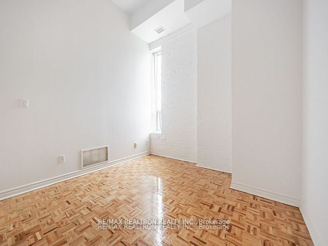 125 - 1401 Dupont St