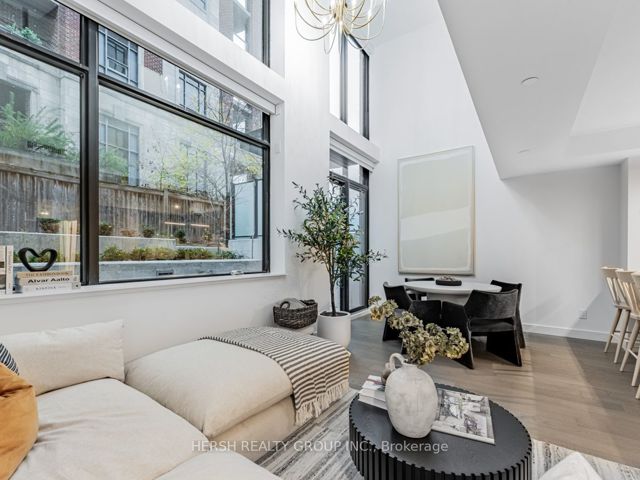 101 - 160 Kingsway Cres
