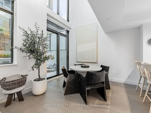 101 - 160 Kingsway Cres