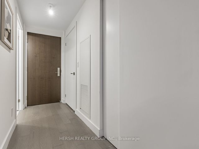 101 - 160 Kingsway Cres