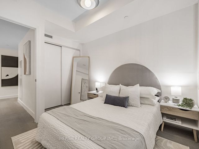 101 - 160 Kingsway Cres