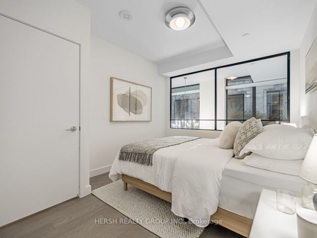 101 - 160 Kingsway Cres