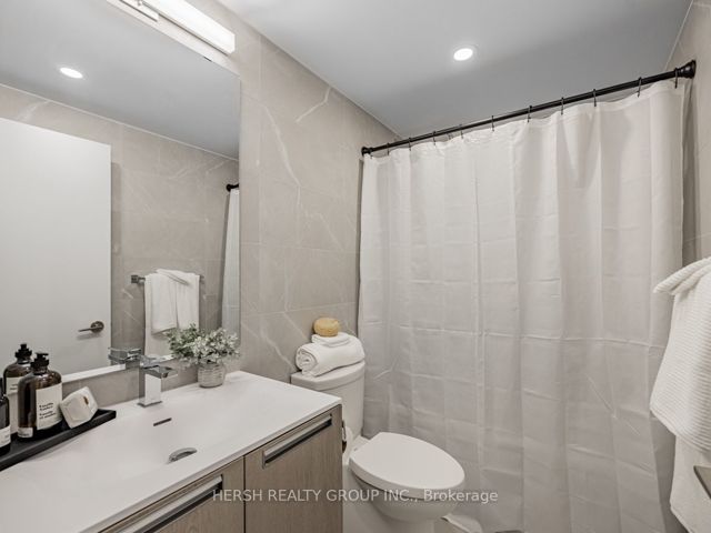 101 - 160 Kingsway Cres