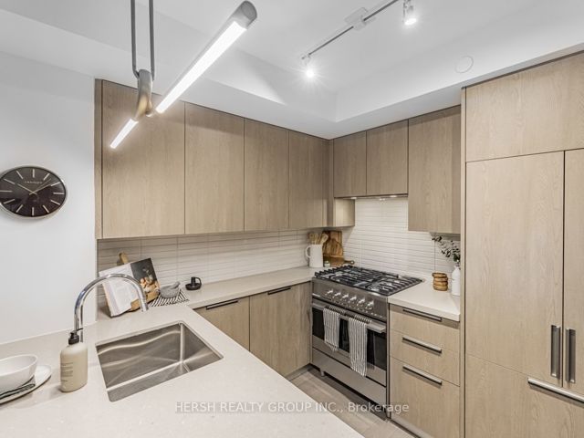 101 - 160 Kingsway Cres
