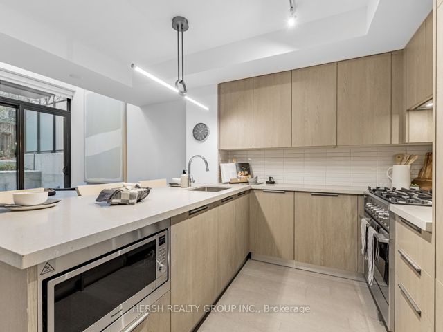 101 - 160 Kingsway Cres