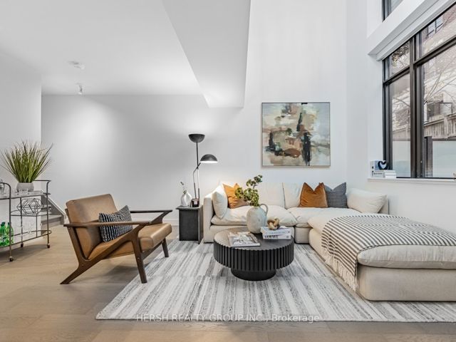 101 - 160 Kingsway Cres