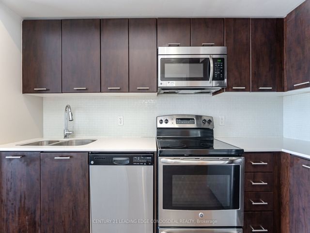 2103 - 2220 Lake Shore Blvd W