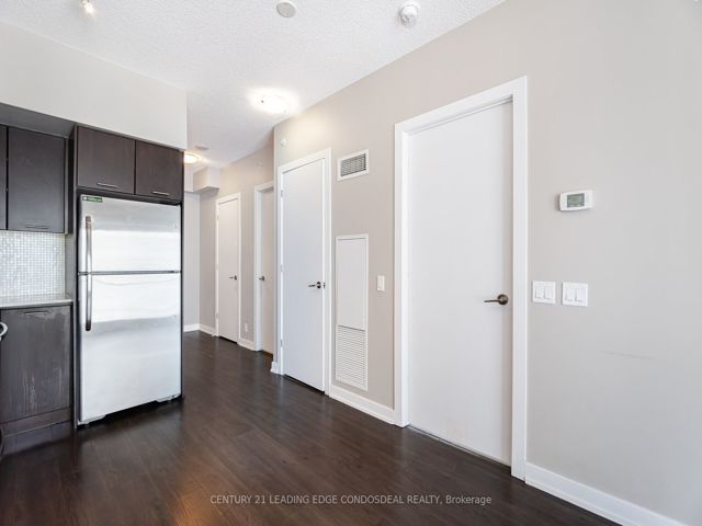 2103 - 2220 Lake Shore Blvd W