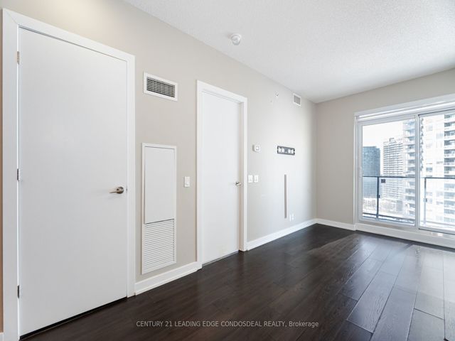 2103 - 2220 Lake Shore Blvd W