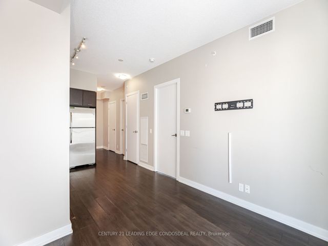 2103 - 2220 Lake Shore Blvd W