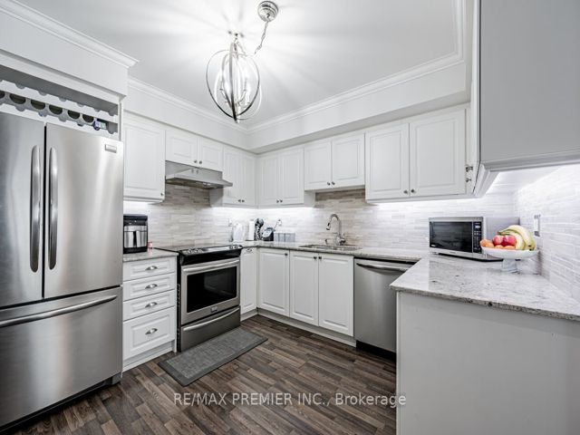624 - 140 Widdicombe Hill Blvd