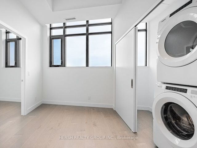 808 - 160 Kingsway Cres