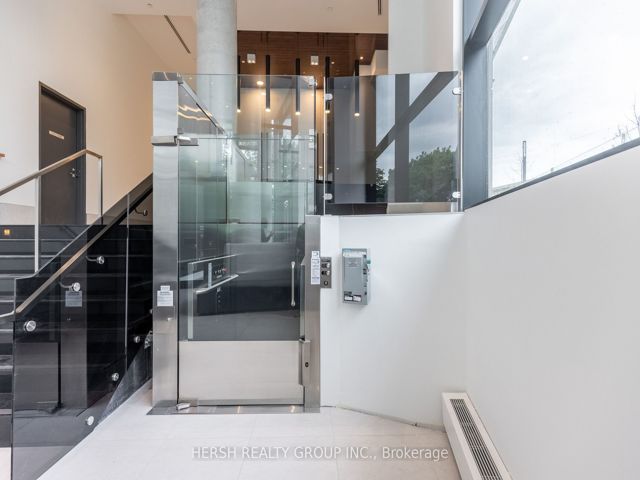 808 - 160 Kingsway Cres