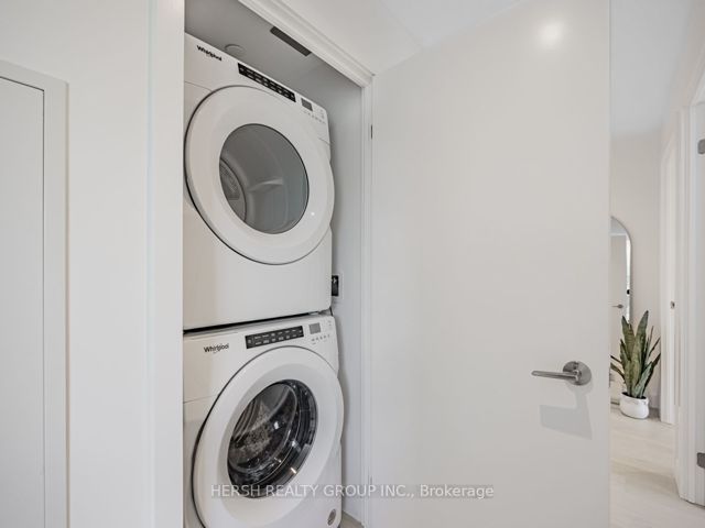 312 - 160 Kingsway Cres