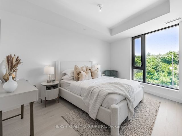 312 - 160 Kingsway Cres