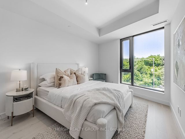 312 - 160 Kingsway Cres