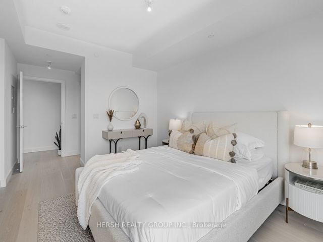 312 - 160 Kingsway Cres