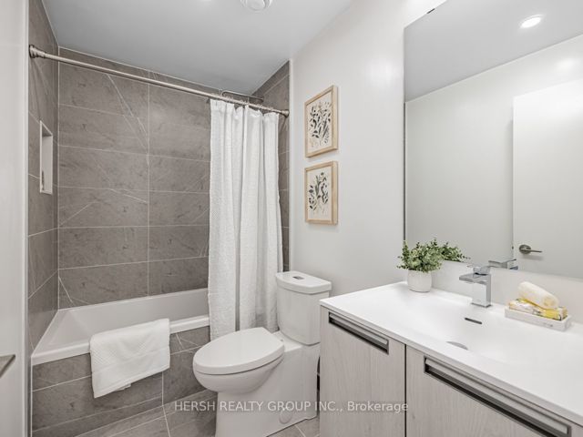 312 - 160 Kingsway Cres