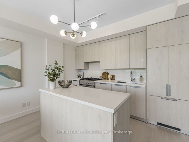 312 - 160 Kingsway Cres