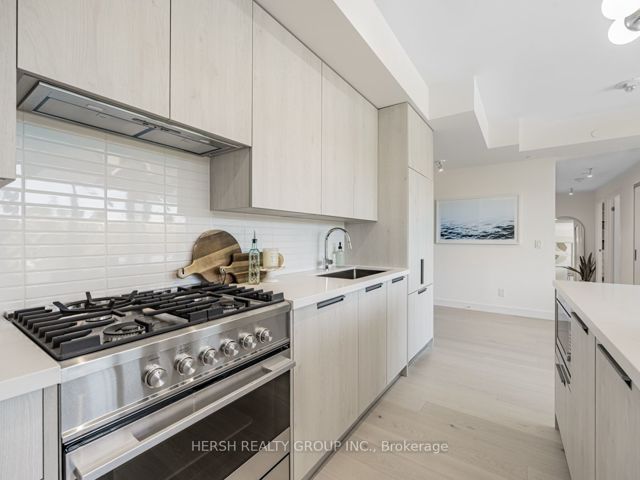 312 - 160 Kingsway Cres